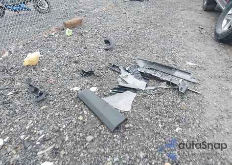 2017 Toyota Rav4 Limited z USA, uszkodzony, nr VIN JTMDFREV1HJ135082